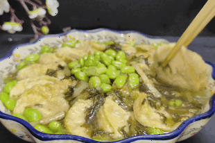 就喜欢这样蒸一盘，四种食材搭配一锅出！鲜鲜嫩嫩一口就爆汁、吃出满口好味，好吃好做全家都爱