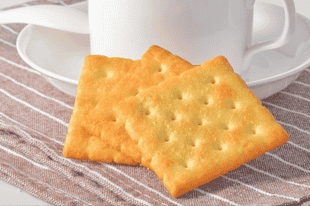饼干放软不代表坏了!吸潮回软是面食天性