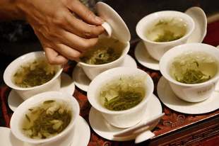 中国茶叶流通协会撤销“制茶大师”等称号，宣布禁止对外推广