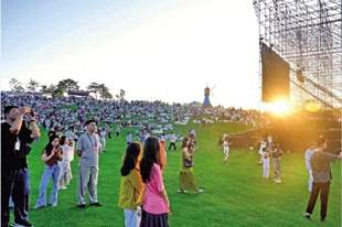 文旅盛宴“点燃”驼城夏日