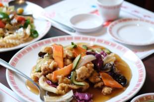 从粗粮到艺术品:沂蒙煎饼如何绽放成花