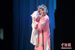 京剧《汉明妃》在呼和浩特上演 再现昭君出塞家国情怀