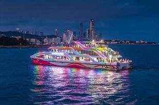 “海上看青岛”点燃夏夜新热度！海事保障“栈桥夜游”启航