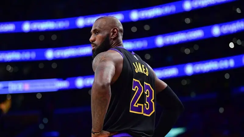 NBA夏窗前瞻：老詹要去勇士了？小卡浓眉入局
