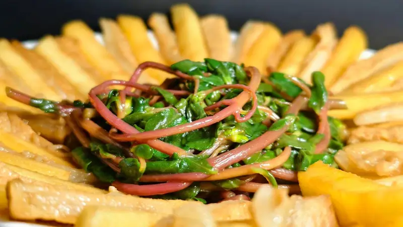 这三种食材是绝配，大火一炒，鲜香四溢，实惠又好吃