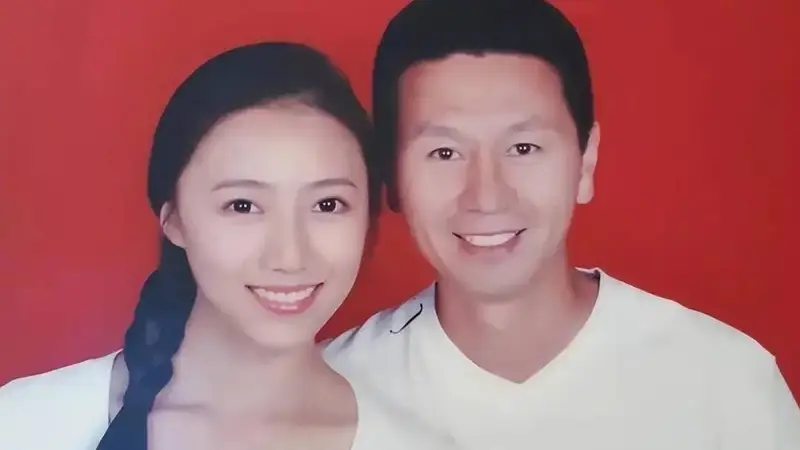 64岁吴若甫近况曝光！娶小23岁刘莎生下一女，如今婚姻幸福成宠妻狂魔