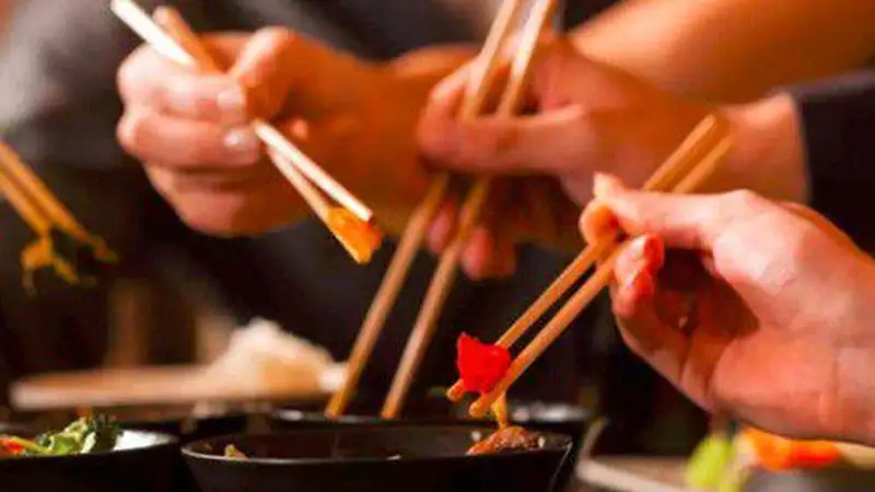 胃炎必看饮食指南：这几种食物请忌口，别再让胃病反复发作