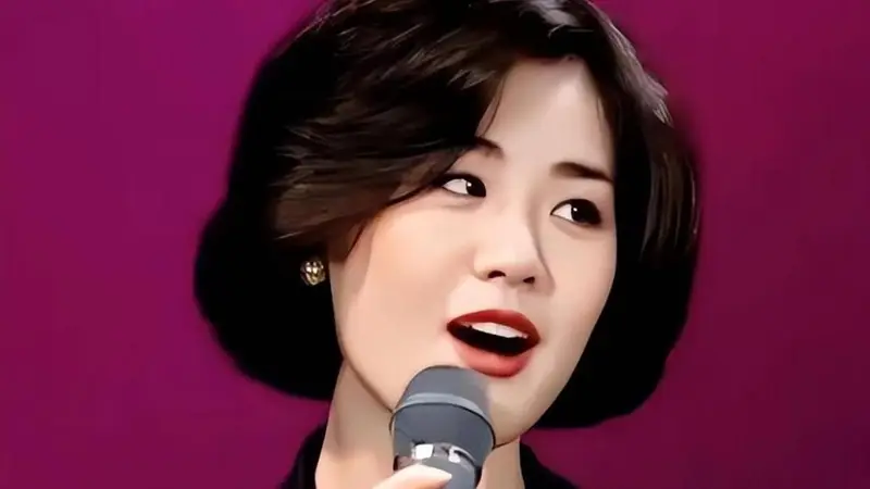 前妻改嫁大导演,亲儿子喊他叔叔:离婚30年零互撕,北京名嘴如今咋样了?
