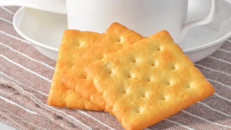 饼干放软不代表坏了！吸潮回软是面食天性