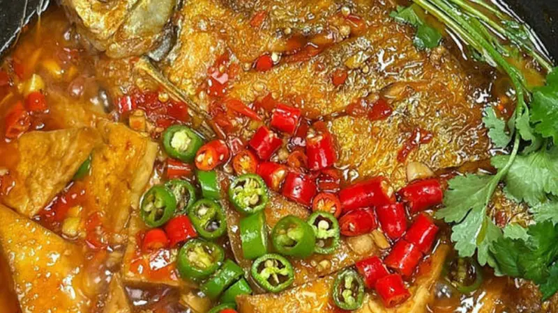 啤酒剁椒鱼烧豆腐，鲜辣入味妥妥干饭神器