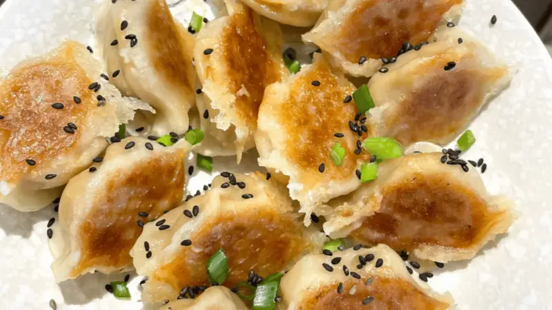 十分钟快手早餐:外酥里嫩的水煎饺,一口咬下满嘴香