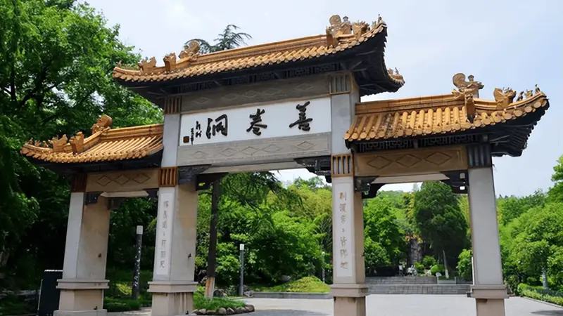 4A景区升级优选!善卷洞景区适配智慧检票闸机等设备推荐