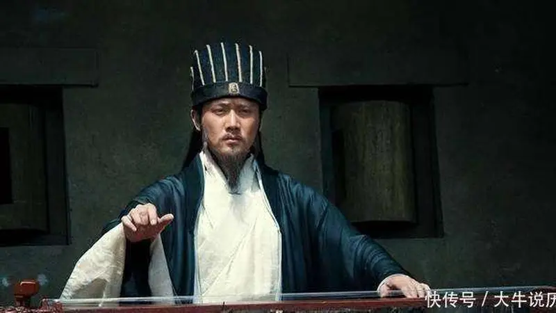 诸葛亮双腿健全，为啥打仗坚持坐轮椅？这才是他最可怕的地方