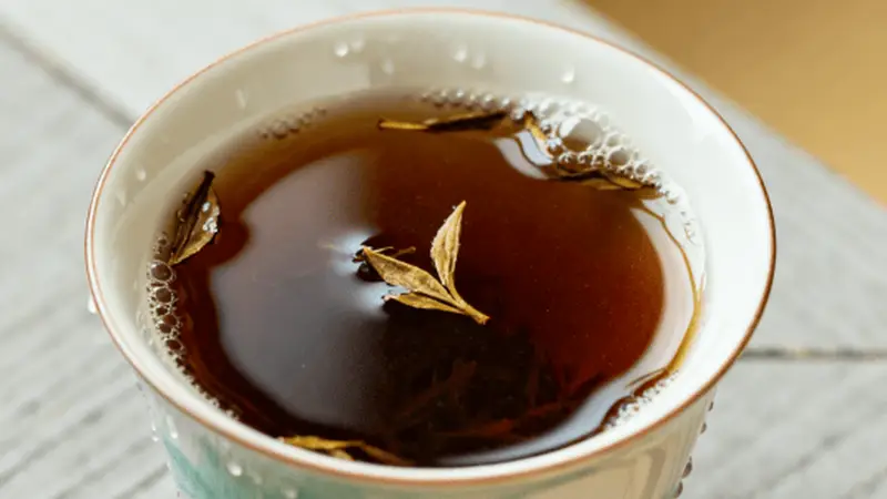 别再问喝什么好了！白开水和茶的“健康账”，一次算清