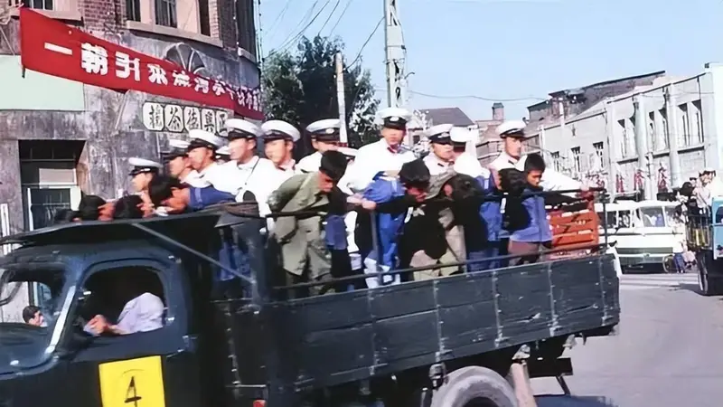 1983年我国第一次严打，总计3年，到底枪毙了多少罪犯？