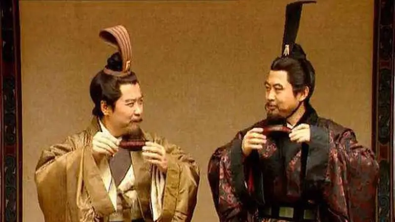 刘璋为什么不听别人的劝告非要请刘备入川？
