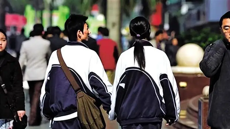 “爸，晚上我想去男朋友家睡”父亲的回答，值得所有家长学习
