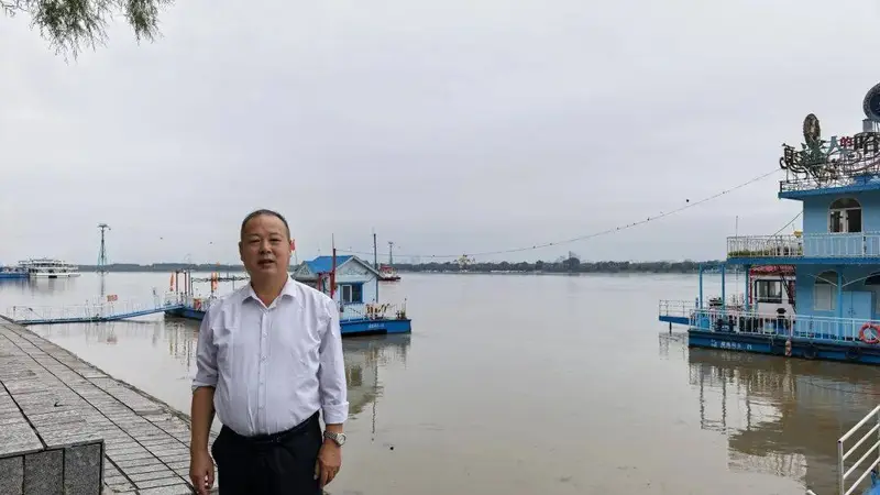 刘雄 | 松花江畔听涛声