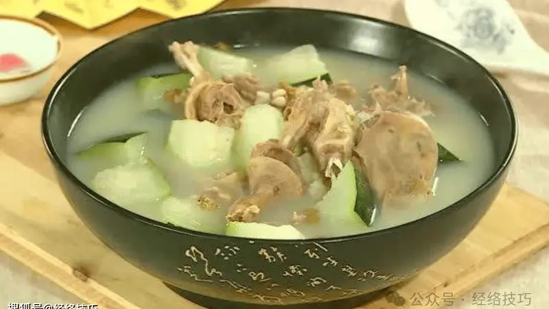 末伏就这10天,晚餐把羊肉换成它,每周2次,汤清不油,早起嘴里不干,身上不燥,胃里也舒服