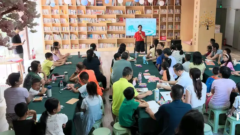 “梅州文学‘四级共建’全民阅读行动”深入职工 家庭开展阅读推广活动