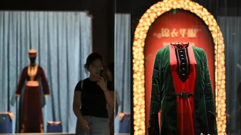 亚美尼亚百余件文物首次大规模亮相山西