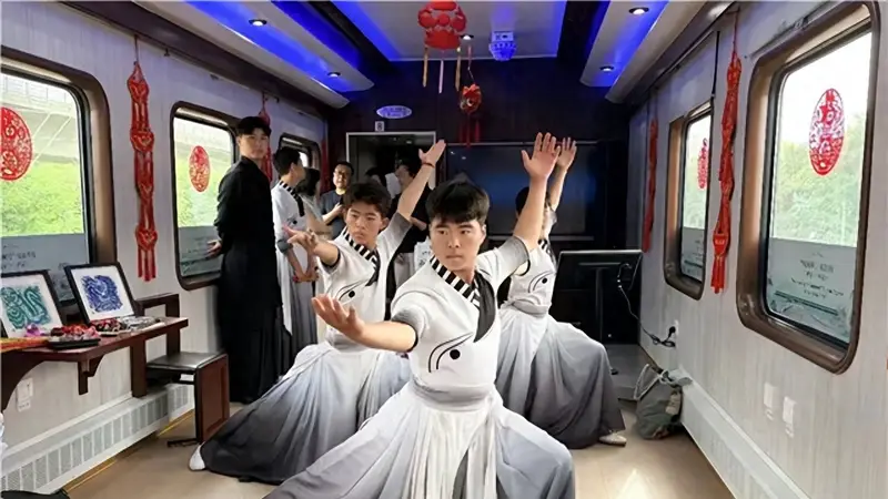 乘“问道崆峒号” 赴21℃盛夏之约