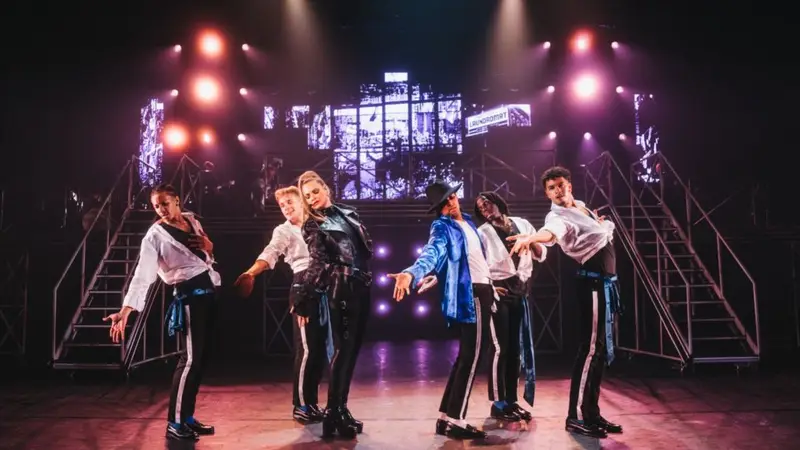 30首传世金曲串联，这部伦敦西区音乐剧再现MJ传奇人生