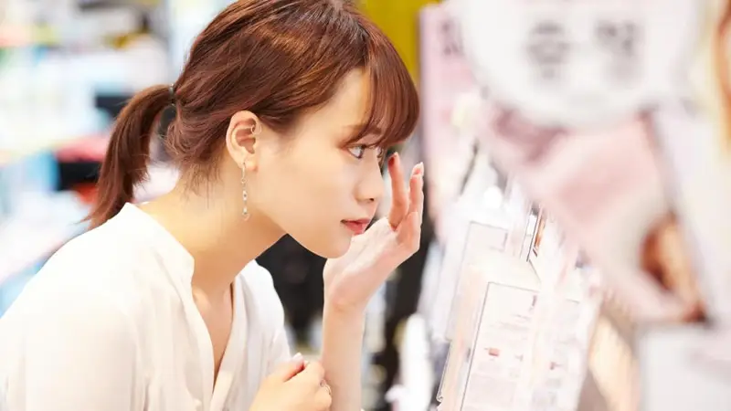 76%的00后,买美妆前先问AI