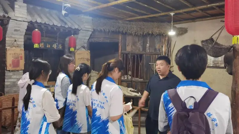 暑期亲子探秘泾阳茯茶文化 体验匠心非遗