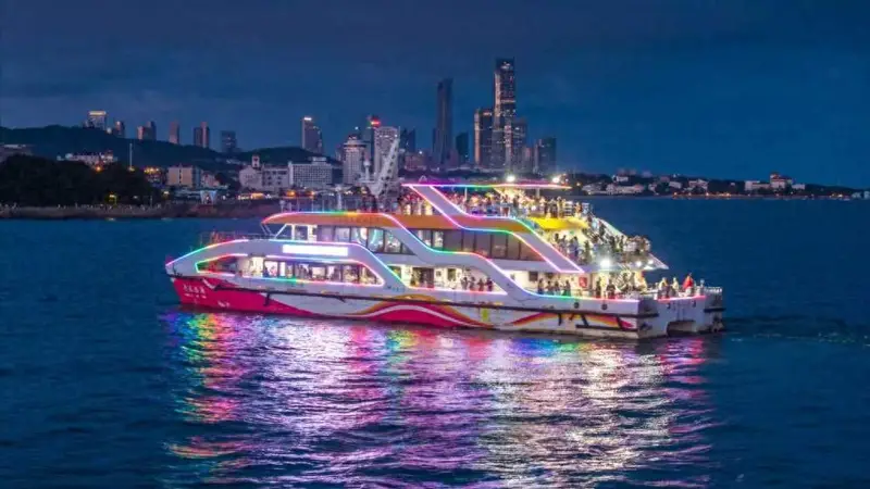 “海上看青岛”点燃夏夜新热度！海事保障“栈桥夜游”启航