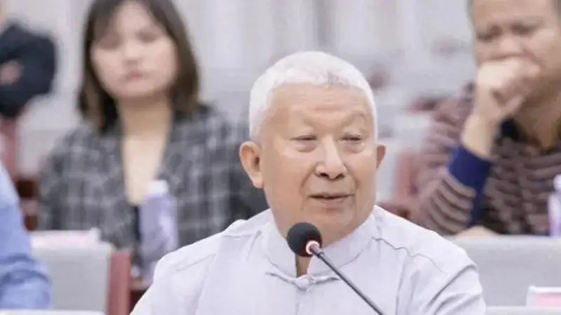 “假院士”兜售“假大师”