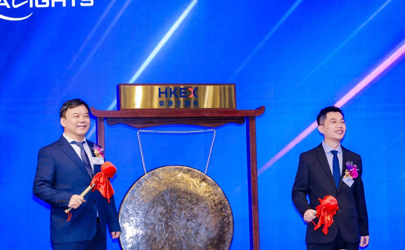 海光芯正登陆港交所:全栈硅光筑壁垒,卡位AI互连十倍赛道