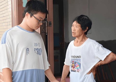 湖南少年痛失双亲，高考后有个心愿，张家界：安排！