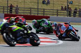 WSBK多宁顿公园站次回合张雪机车第十 德比斯车手榜第二