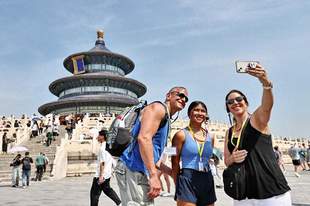 欧洲游客疯狂涌入中国,猛增12倍,不止为避暑,他们目的挺不简单