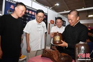 云南锔瓷技艺薪火相传 个性化定制成潮流