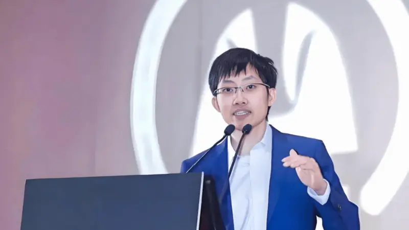 DeepSeek曝再融资:估值4814亿,拟年内IPO,梁文锋身家暴涨至2440亿元