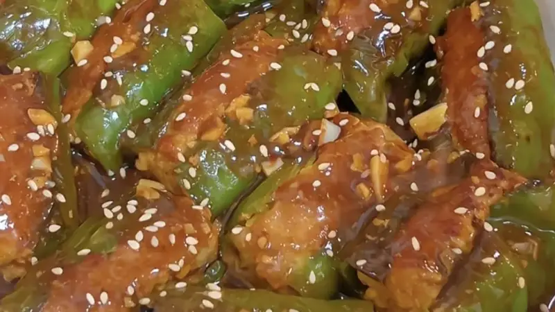青椒酿肉:一口沦陷的家常菜