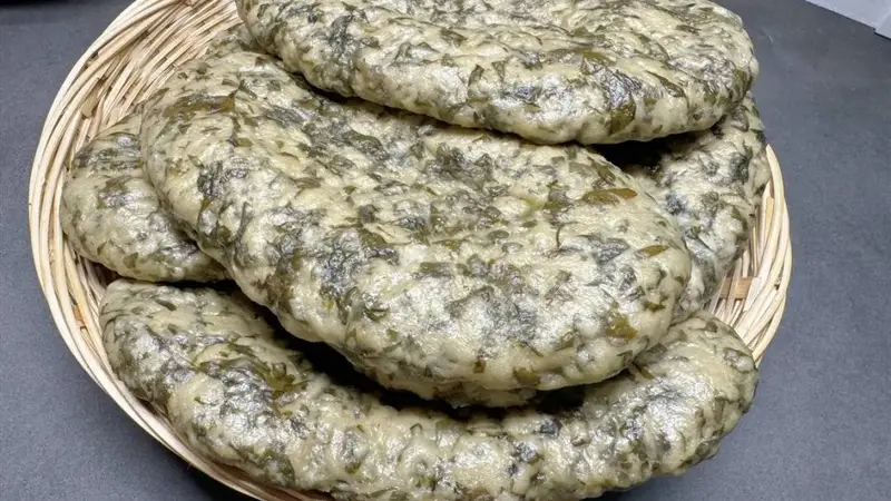 孩子就爱吃这个蒸饼,加入粗粮和蔬菜,比吃肉还香,蒸着吃比油烙还美!