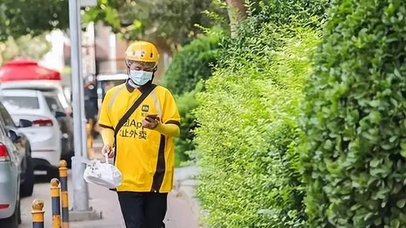 大学生暑期靠代打赚够4年学费？本人：实际到手只有1.8万