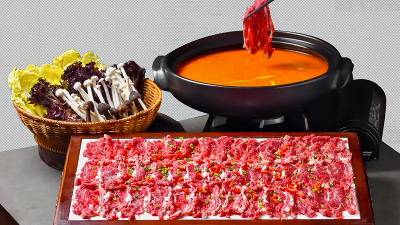 来宜昌就餐怎么选 老字号特色美食兼具风味与景观