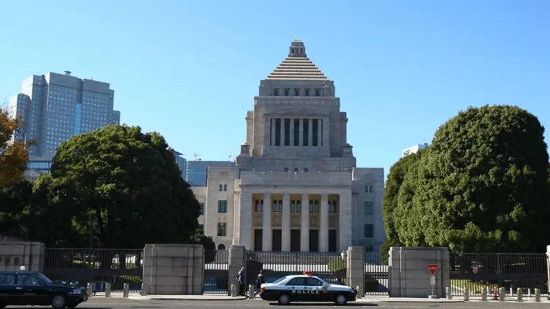 中方接到消息，高市早苗对华改口，删改28字涉台表述，日本已换将