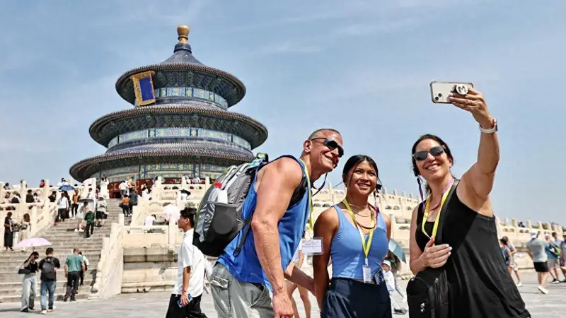 欧洲游客疯狂涌入中国,猛增12倍,不止为避暑,他们目的挺不简单