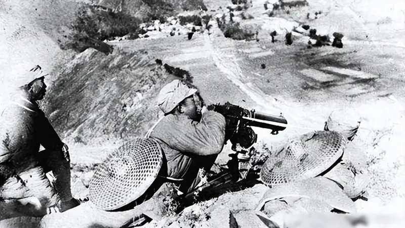 1941年，聂荣臻惊闻1000土匪硬怼8000日军，急令：送去500手榴弹