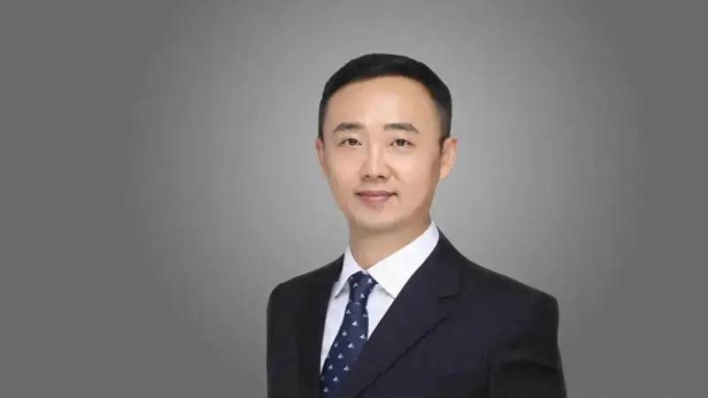 一个月涨超25%，“死守”白酒的刘彦春偷偷换仓了？