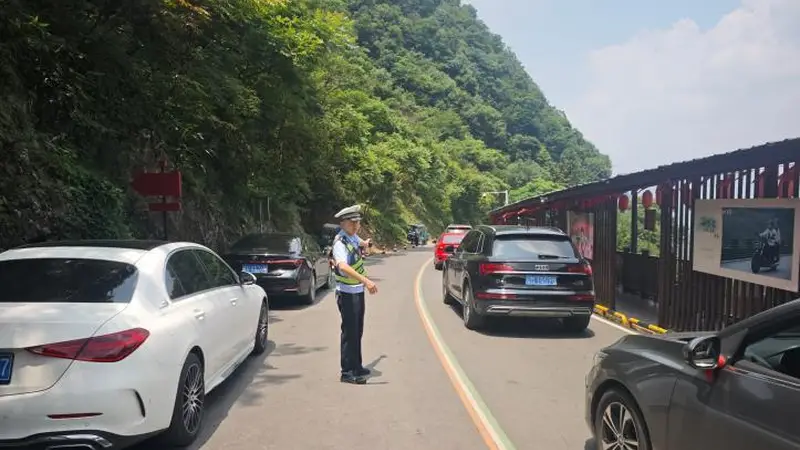 安徽泾县多措并举迎战暑期旅游高峰 全力护航游客安全出行
