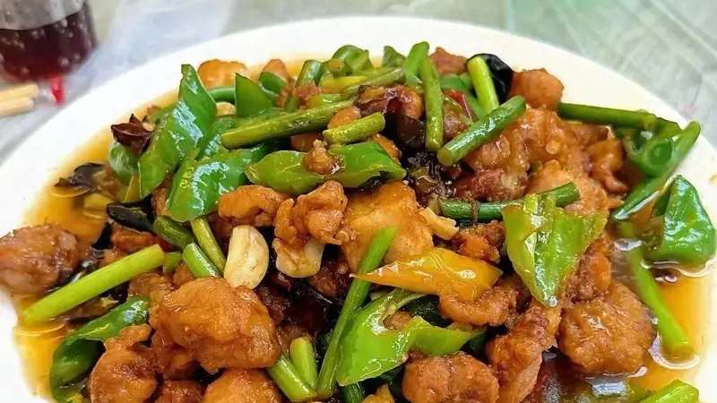 为什么阜阳人总说吃饭实在？80块3菜1面，外地人第一次来就被折服