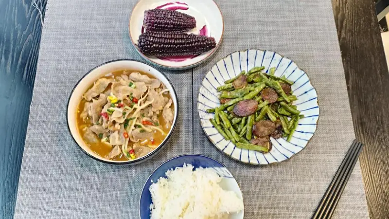 省事，娘儿俩晚餐2个菜，儿子直夸太好吃，全光盘