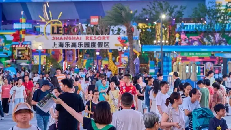 上海乐高乐园开园一周年，给金山带来了什么？