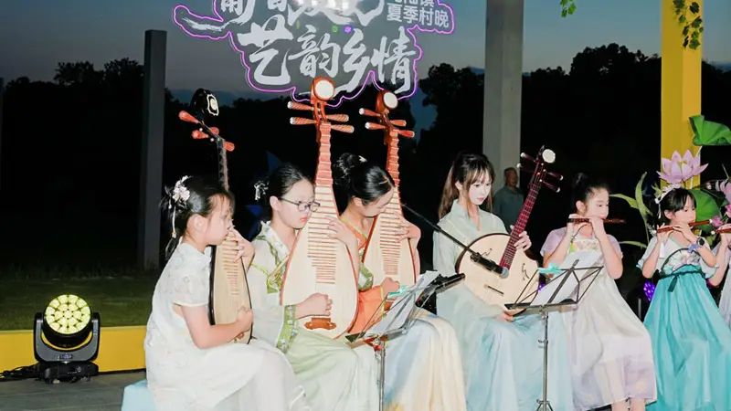 看村晚、逛市集、赏非遗，品味马陆镇夏日的“葡香乡情”